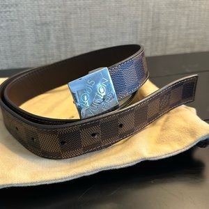Men’s size 36 Louis Vuitton belt in good condition